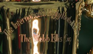 Le trophée de la Coupe du monde de rugby à XV présenté à Toulouse