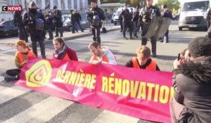 «Dernière Rénovation» bloque l'Assemblée Nationale