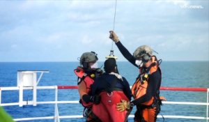Le bateau humanitaire Ocean Viking arrivé au port militaire de Toulon