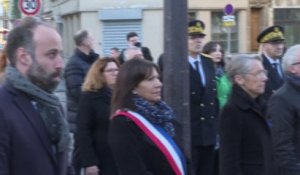 Attentats du 13-Novembre: Élisabeth Borne aux côtés d'Anne Hidalgo pour rendre hommage aux victimes du Petit Cambodge et du Carillon