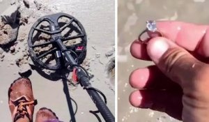 Floride : un chercheur de trésor découvre une bague d'une valeur de 40 000 dollars sur la plage