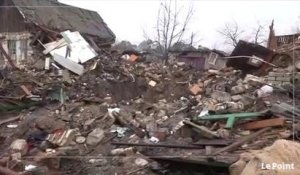 Les bombes tombent à l'Est de l'Ukraine