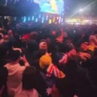En pleine nuit, l'explosion de joie des supporters australiens après la qualification de l'Australie !