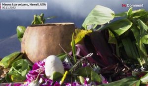 [No Comment] Les hawaiiens honorent leur volcan, le Mauna Loa, en éruption