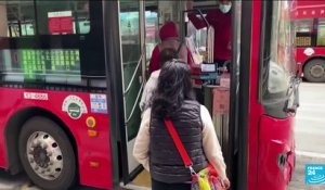 Chine: Les règles sanitaires s'assouplissent dans de plus en plus de villes chinoises, dont Pékin et Shanghai, une semaine après des manifestations de colère historiques - VIDEO