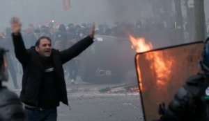 «La France n’a pas su nous protéger!» : des heurts lors de la manifestation en hommage aux kurdes