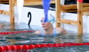 Aux championnats du monde de nage en eau glacée, on s'affronte dans une eau à 4,3C°