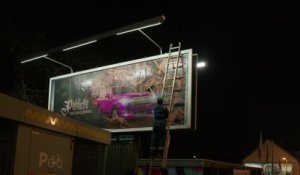 "Pub pour la fin de l'humanité", "Écrasez la vie"...: des détournements de panneaux publicitaires ciblent BMW et Toyota en marge du Salon de l'Auto