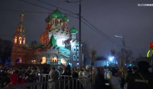Plusieurs dizaines de Moscovites célèbrent l’Épiphanie et se baignent dans des eaux glacées