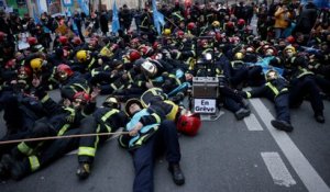« Vous voyez des pompiers à 64 ans en haut d’une grande échelle ? » : paroles de manifestants dans le cortège parisien