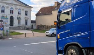 Les camions envahissent le centre-ville de Preuilly-sur-Claise