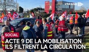 Barrage filtrant au rond-point contre la réforme des retraites