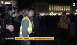 Regardez le moment où la manifestation sur la Place de la Concorde à Paris, a soudain basculé cette nuit dans la violence avec des incendies et des dégradations
