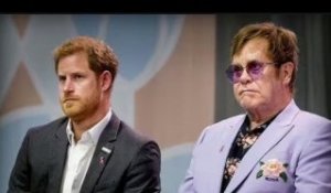 Elton John rejoint la liste croissante de célébrités pour snober Harry et Meghan alors qu'ils manque