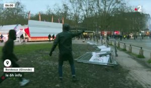 Retraites - Regardez les affrontements hier entre des manifestants qui ont jeté des projectiles vers les forces de l’ordre à Bordeaux - VIDEO