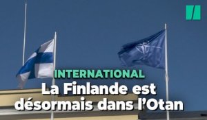 Les images très symboliques du drapeau de la Finlande hissé à l’Otan