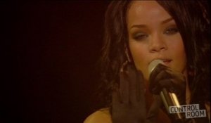 Rihanna - Hate That I Love You (Live At The Bell Center, Montreal/ 2007)