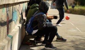 Paris : près de 200 jeunes migrants occupent une école abandonnée