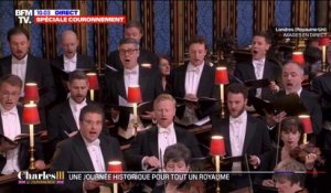 Charles III: le chœur de l'abbaye de Westminster commence à chanter