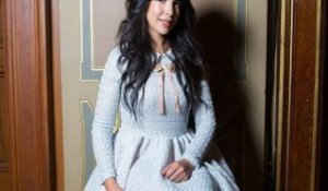 Indila : la discrète chanteuse est devenue… milliardaire !