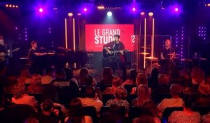 Patrick Bruel interprète  " L'instit " dans le Grand Studio RTL