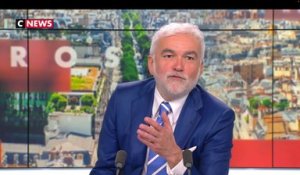 CNews : Pascal Praud ne sait pas qu'il est en direct dans L'Heure des Pros