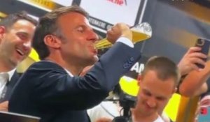 Zapping du 20/06 : Emmanuel Macron boit une bière cul-sec après la finale du Top 14