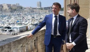 "10 offres d'emplois" : en visite à Marseille, Emmanuel Macron créé la polémique