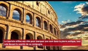 Un touriste grave son nom dans le Colisée et donne une excuse improbable pour son geste : 'C’est avec un très profond embarras...
