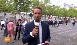14-Juillet : Découvrez la séquence insolite de la demande en mariage d'un motard de la police ce matin sur les Champs-Élysées, sous les applaudissements des spectateurs