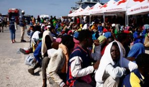 7000 migrants sur l'île de Lampedusa, l'état d'urgence décrété
