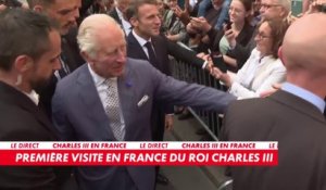 Visite de Charles III en France : premier bain de foule pour le roi du Royaume-Uni accompagné d'Emmanuel Macron