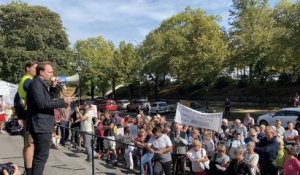 Riom : 350 personnes réclament une limitation des prélèvements de Volvic