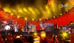 Lenny Kravitz chante "Are You Gonna Go My Way" en live à Paris
