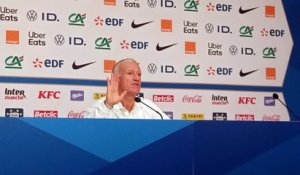 Football - Didier Deschamps: "la pelouse du stade Pierre-Mauroy a beaucoup souffert"