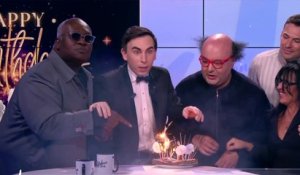 "Mais le gâteau prend feu ! " :  L’anniversaire surprise de Jordan de Luxe tourne mal en direct