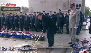Cérémonie du 11-Novembre: Emmanuel Macron ravive la flamme du Soldat inconnu sous l'Arc de Triomphe