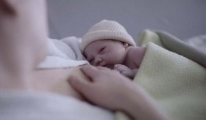 "Les Premiers 1 000 Jours : L'incroyable aventure de six bébés à travers les étapes cruciales de leur existence