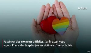« Je préfère te savoir mort qu’homosexuel » : les douloureuses confidences de Stéphane Bern sur sa mère