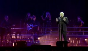 Michel Sardou chante "Je vais t'aimer" sur sa tournée 2023