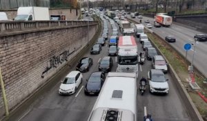 « On va se faire virer de Paris » : les VTC bloquent le périphérique  pour participer aux JO