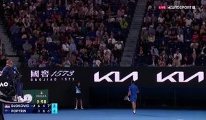L'échange (tendu ?) entre Djokovic et un spectateur