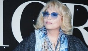 Amanda Lear : son passé douloureux révélé, elle se confie sur son enfance et ses complexes