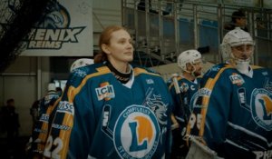 Justine Crousy-Théode, rare gardienne de hockey sur glace dans une équipe d’hommes