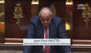 Jean-Paul Mattei à Gabriel Attal: "Le groupe démocrate vous fait confiance"