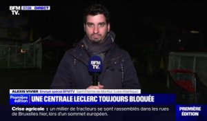 Colère des agriculteurs: une centrale Leclerc toujours bloquée à Saint-Étienne-de-Montluc, en Loire-Atlantique