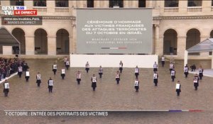 7-Octobre: les portraits des victimes françaises font leur entrée dans la cour des Invalides