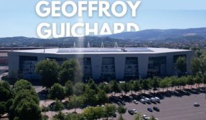 Vue aérienne du Stade Geoffroy Guichard : un siècle d'histoire, de football et de culture.