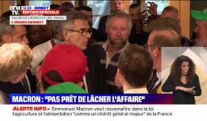 "Ok je l'enlève": un agriculteur accepte d'enlever son t-shirt à message pour parler avec Emmanuel Macron