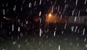 La neige tombe un 27 mars sur le Finistère, des flocons liés au phénomène d'isothermie